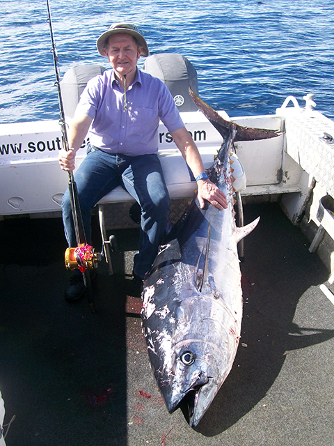 ANGLER: Chris Pott (UK) SPECIES: Bluefin Tuna
WEIGHT: 107 Kg LURE: JB Lures, Little Dingo Redbait Colour.